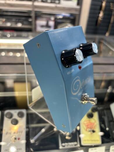 Behringer Octavia Octave Fuzz Pedal | Long & McQuade