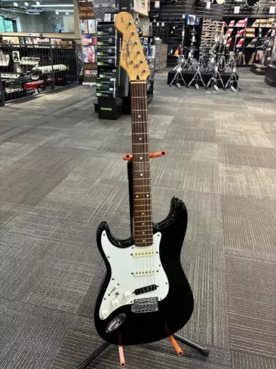 FENDER SQUIER LH STRAT BLACK 2