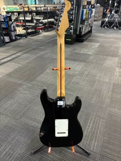 FENDER SQUIER LH STRAT BLACK 2
