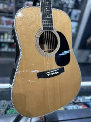 Martin D-35 2