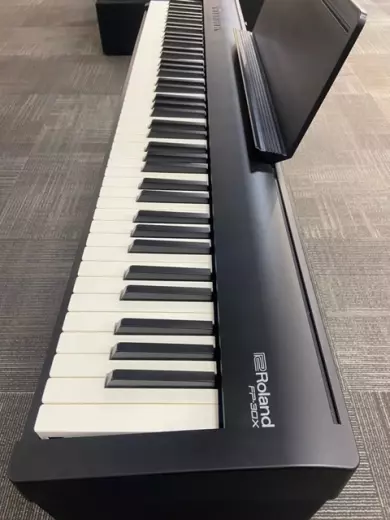 ROLAND FP30X + STAND + PEDALS 2