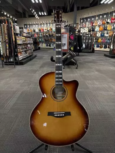 Godin Guitars - G53377