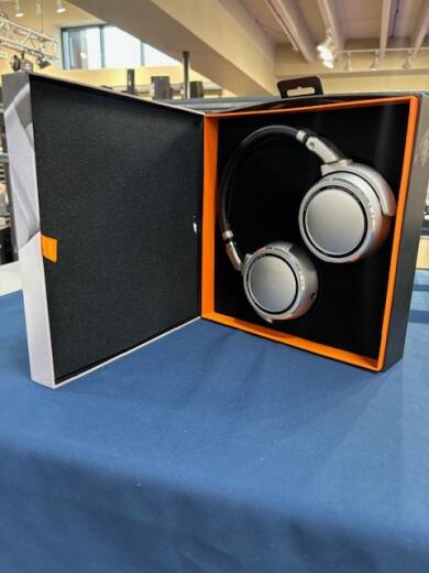 Neumann NDH 20 Closed-Back Studio Headphones
