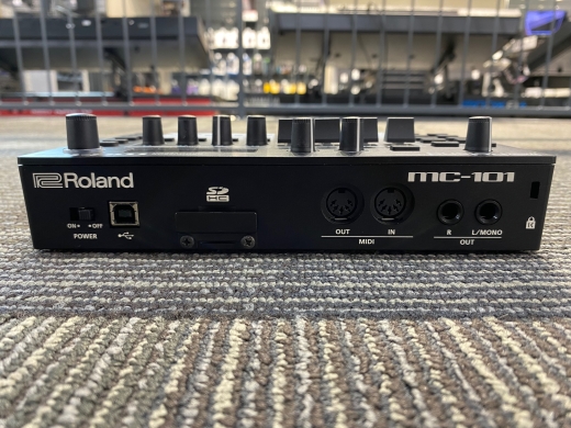 Roland - MC-101 4