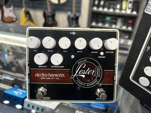 Electro-Harmonix Lester G Deluxe Rotary Speaker Pedal Electro-Harmonix Lester G Deluxe Rotary Speaker Pedal