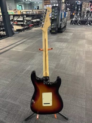 FENDER AM DLX STRAT MN LH 3TS 2