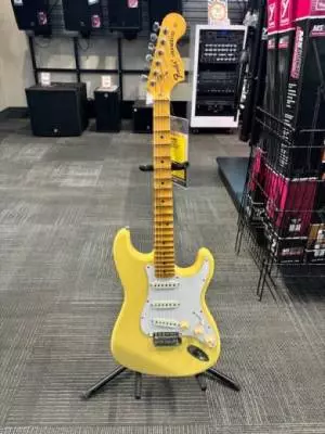 FENDER MIJ ST72SC STRATOCASTER 2