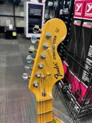 FENDER MIJ ST72SC STRATOCASTER 2