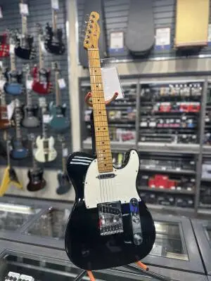 Store Special Product - Fender - 014-0552-506