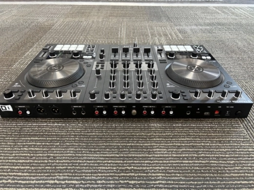 Native Instruments - KONTROL S4 MK3 4