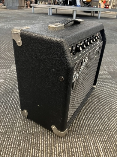 FENDER BULLET 150 AMP W DSP 2