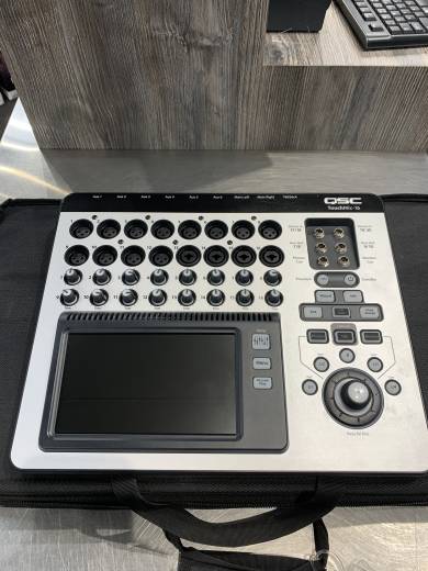 Store Special Product - QSC - TOUCHMIX-16