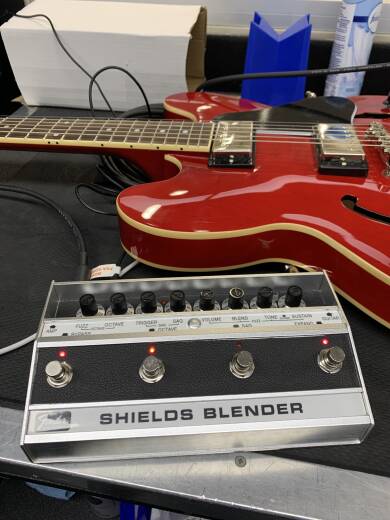 Fender Kevin Shields Blender Effect Pedal | Long & McQuade