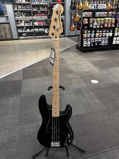 SQUIER AFFINITY P BASS 2