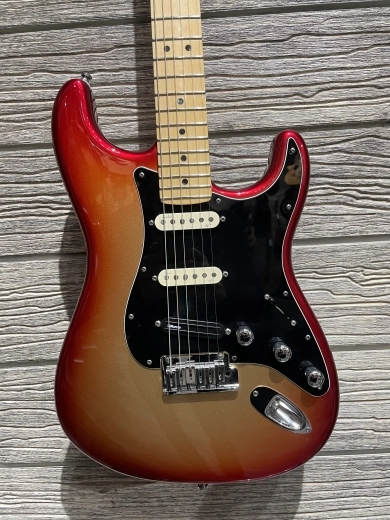Fender - AM DLX STRAT MN SSM