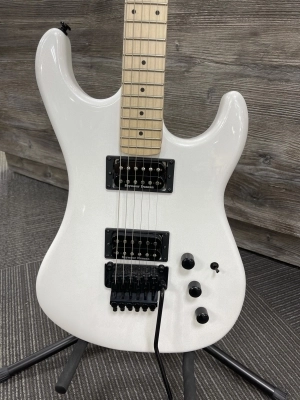 KRAMER PACER VINTAGE PEARL WHITE 2