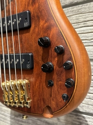 IBANEZ PREMIUM BASS 5 BUBINGA TOP 3