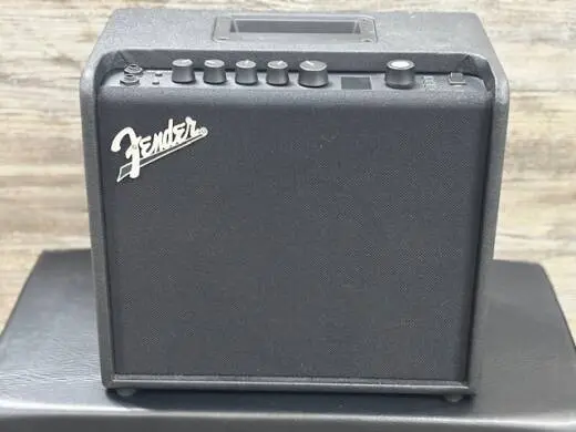 FENDER MUSTANG LT25