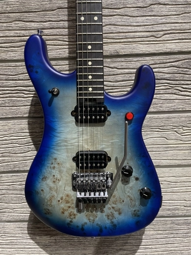 EVH -5150 EB QM BLUE BURST