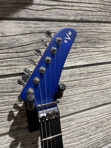 EVH -5150 EB QM BLUE BURST 3