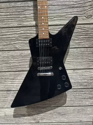 GIBSON 80S EXPLORER EBONY WITH CASE