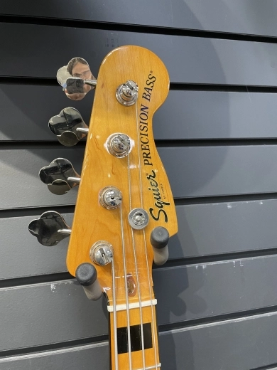 Squier - Classic Vibe 70's P Bass 2