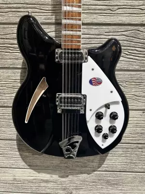 RICKENBACKER 360 12 STRING W CASE JETGLO