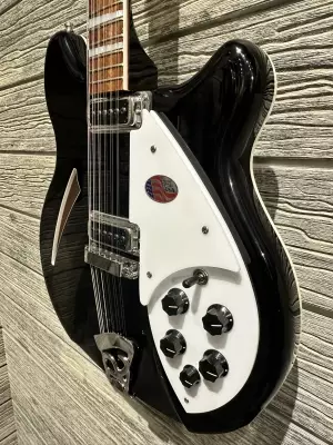 RICKENBACKER 360 12 STRING W CASE JETGLO 4