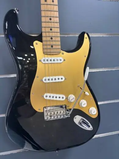 FENDER DE PLAYER STRAT RSTD MN BLACK