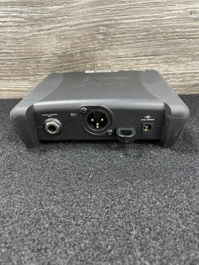 LINE 6 WIRELESS GUITAR TRANSMITTER/RECEIVER 4