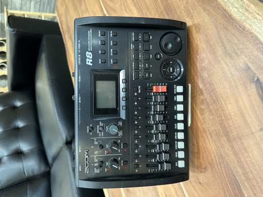 Gear Hunter | ZOOM R8 ZOOM 8 TRACK RECORDER/INTERFACE