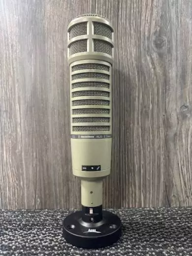 Electro-Voice - RE20