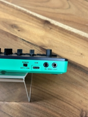 ROLAND - COMPACT POLYPHONIC SYNTH MODULE 2