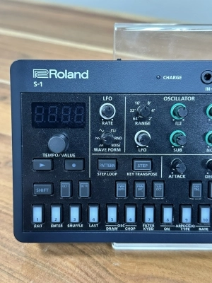 ROLAND - COMPACT POLYPHONIC SYNTH MODULE 2