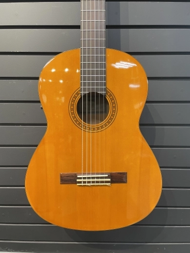 YAMAHA CG-115E CLASSICAL W/PICKUP