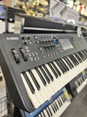Yamaha - MODX6+ 2