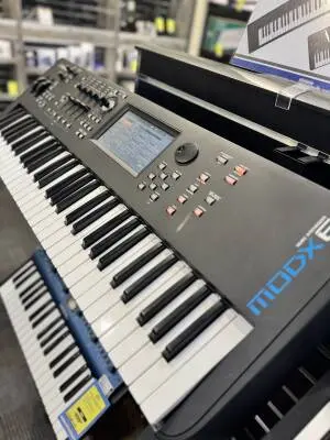 Yamaha - MODX6+ 2