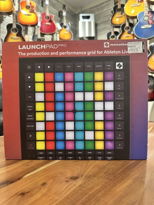 NOVATION - 64 BUTTON GRID MUSIC CONTROLLER