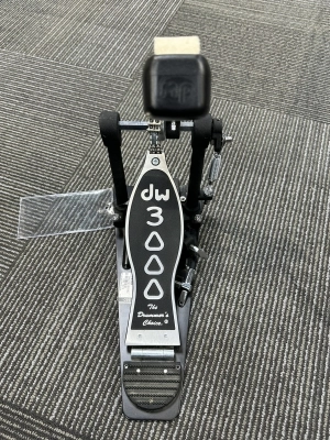 DW 3000 SERIES SINGLE BASS DRUM PEDAL