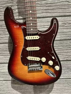 FENDER 70TH ANNIV AM PRO II STRAT COMET BURST