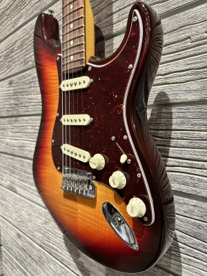 Store Special Product - FENDER 70TH ANNIV AM PRO II STRAT COMET BURST