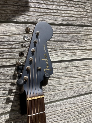 Fender - MALIBU PLAYER W/ELE MIDNIGHT SATIN 2