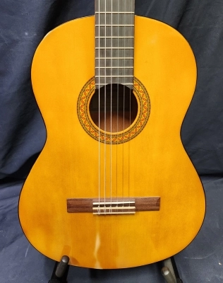 Yamaha - C40 Classical Guitar 2