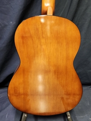 Yamaha - C40 Classical Guitar 3