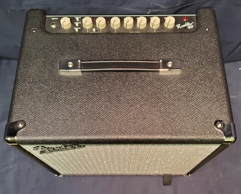 Fender Rumble 40 Bass Amplifier 3