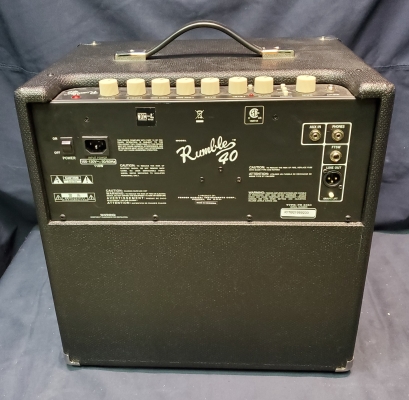 Fender Rumble 40 Bass Amplifier 2