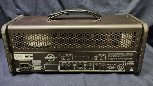 Traynor 100Watt Tube Bass Head 2