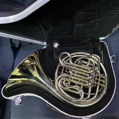 Holton - Professional Double French Horn with Large Bell