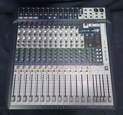 Soundcraft 16 Channel Analog Mixer with Lexicon Effects and USB