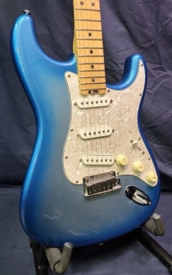 Fender American Elite Stratocaster - Sky Burst Metallic 2